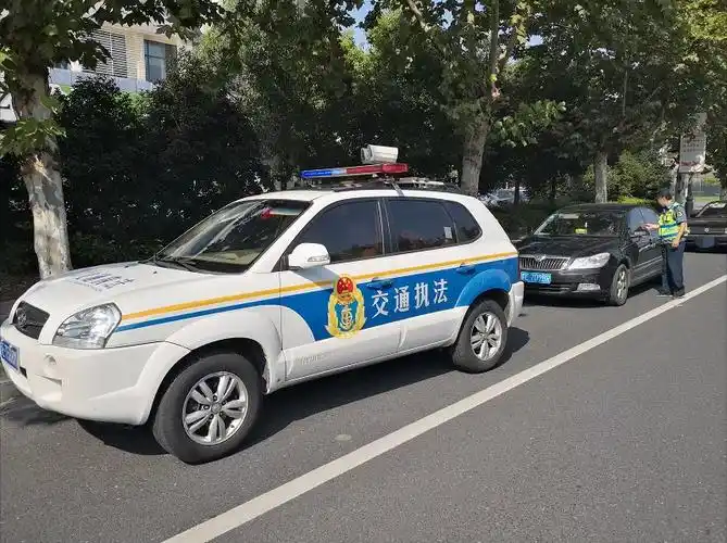 专项整治行动时间为9月3日至21日,执法人员在吴江各车站,交通枢纽站