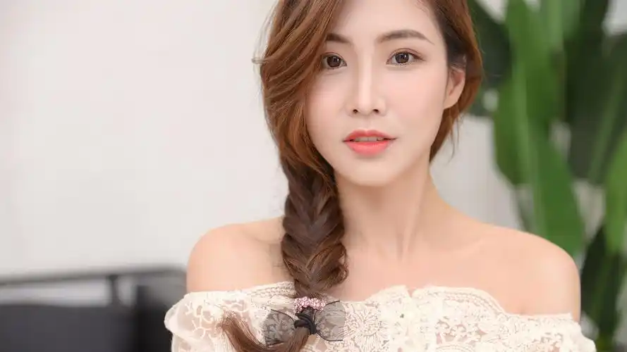 漂亮的女人撒娇最可爱