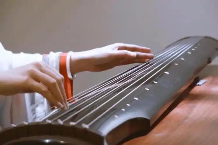 古琴演奏《江山行歌》浓浓古风 优美动听