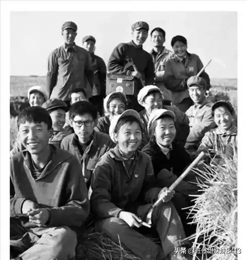 70年代女知青下乡旧照最后一张颜值秒杀当今很多女明星
