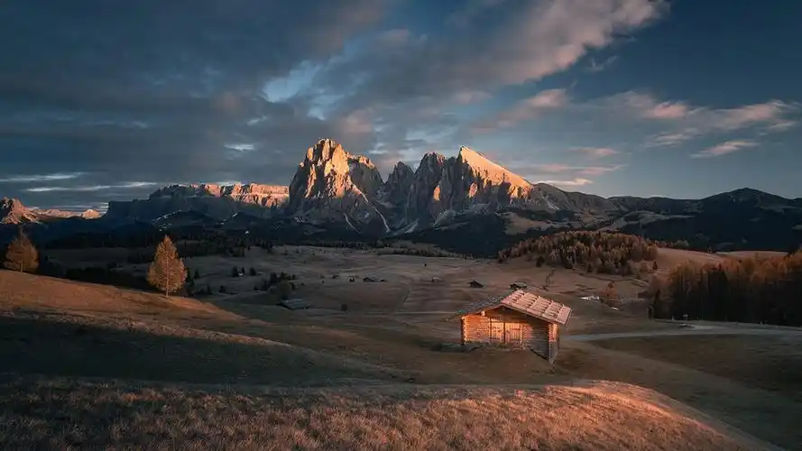 首页 桌面壁纸 阿尔卑斯山区的童话小镇高清壁纸上一张下一张查看原图