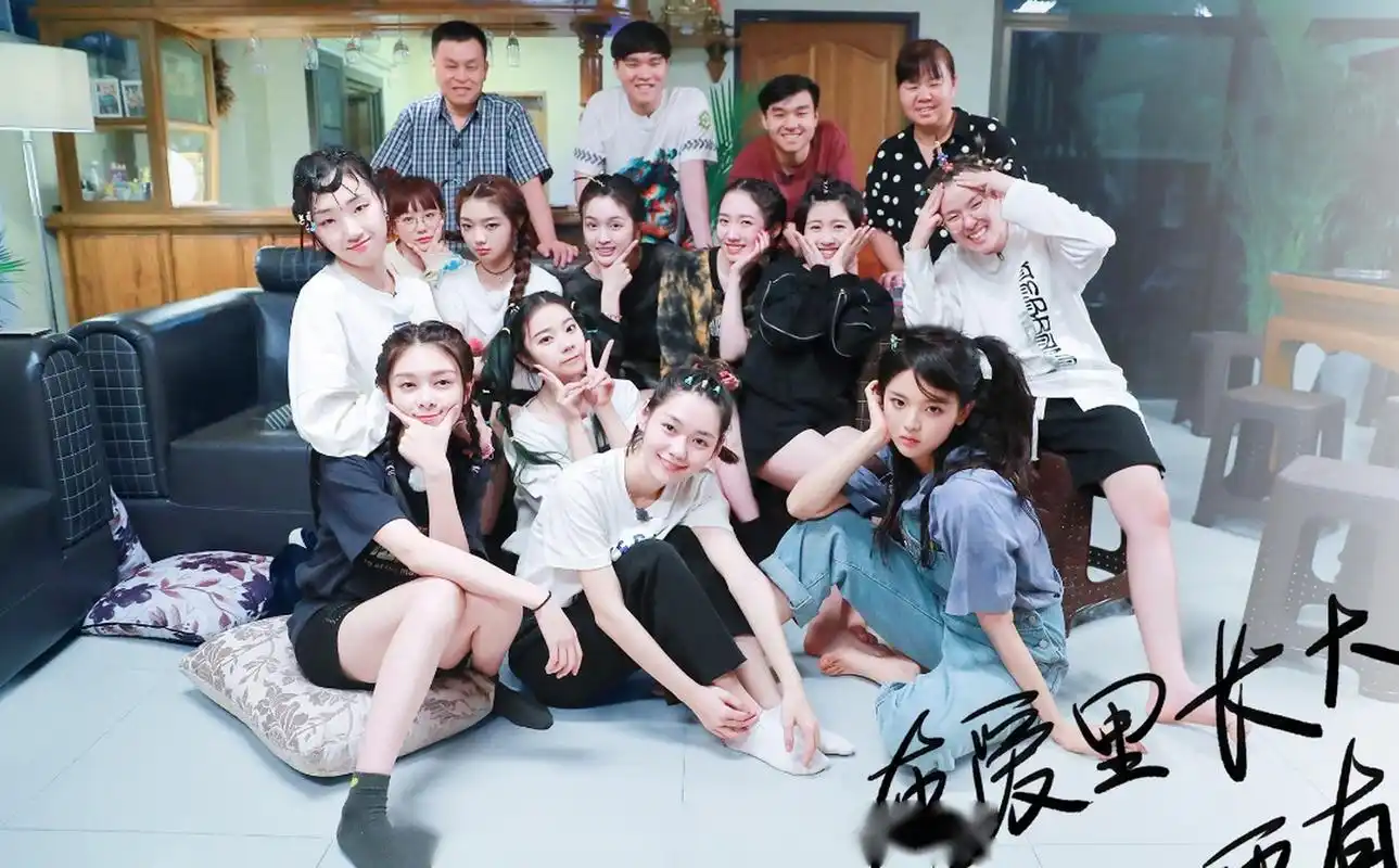 来看看火箭少女101这张大合照,大家觉得谁的状态更?