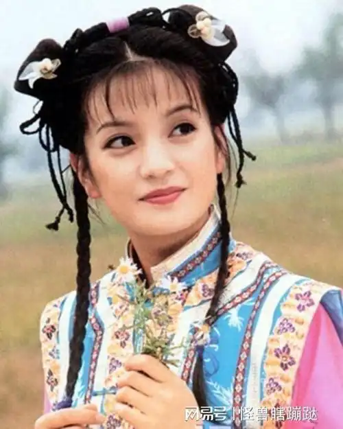 赵薇母亲魏启颖儿子离婚痛失52亿女儿消失荧屏丈夫也去世