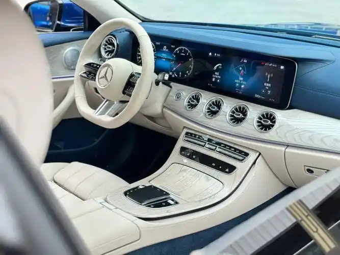 97出23年奔驰e260轿跑游艇蓝内饰 便宜出6015