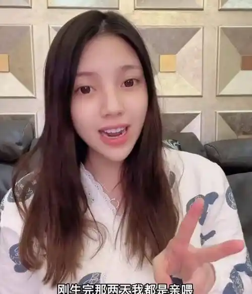 兜儿顺产完14天,小猪先生蒙头睡大觉,月嫂连洗头都要伺候她_网友_孩子