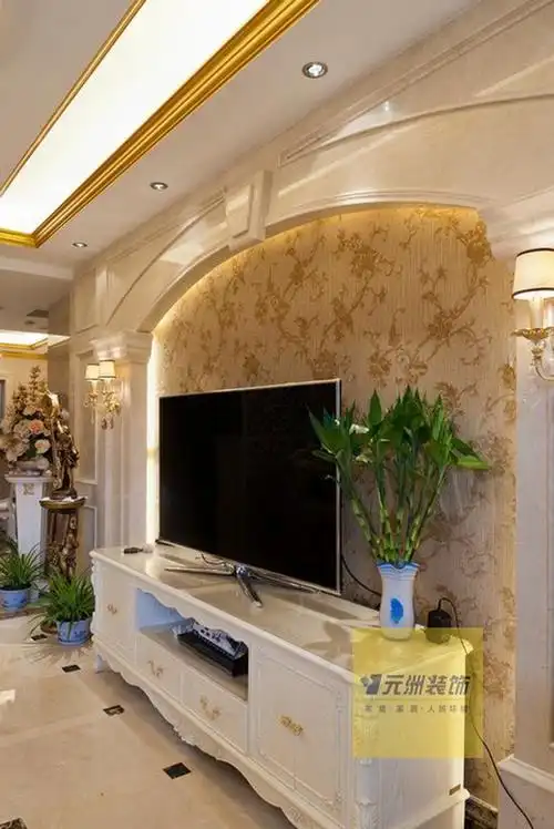 欧式风格三居室客厅电视背景墙装修效果图