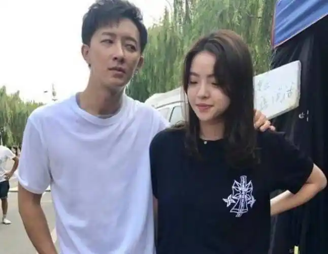 作为娱乐圈知名大佬的女儿,王文也其实在公开场合露面的机会并不是