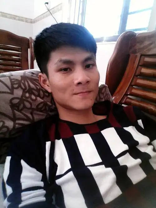 【帅男秀场】王皓 25岁 水瓶座 游泳教练