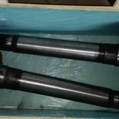 一拖东方红lx1004拖拉机传动半轴及其他原厂照片