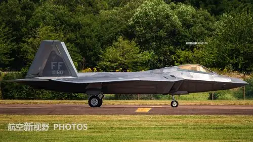 f-22猛禽战斗机唯美组图,推力大超机动性好,歼-20眼中的硬骨头