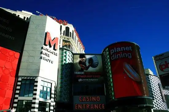 miracle mile shops at planet hollywood