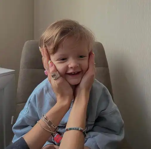 头像/鲨鱼齿小男孩_腾讯新闻