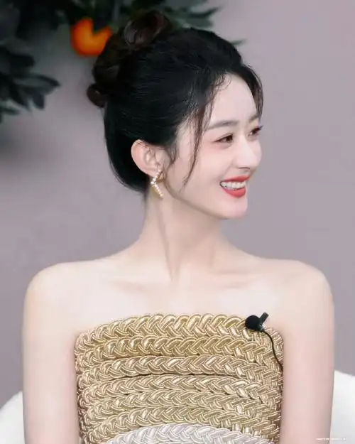 赵丽颖超话#赵丽颖贾小朵#zly#赵丽颖乔妍#    温柔甜美的笑容,简直让