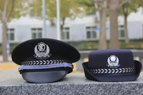 新鲜出炉的警院制服着装攻略_肩章