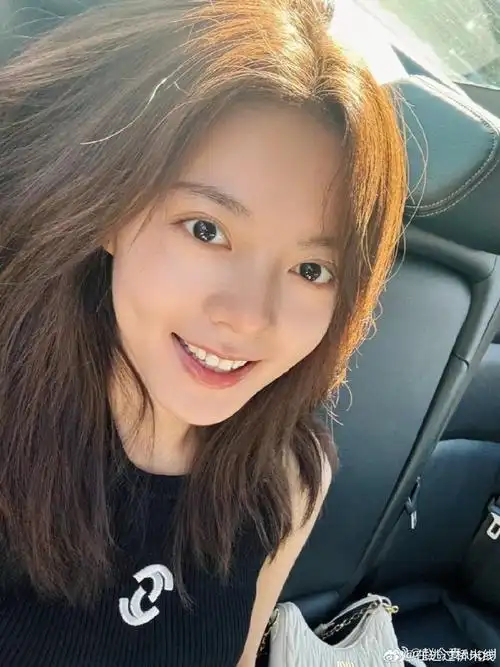 赵今麦棕发自拍##赵今麦棕发素颜自拍