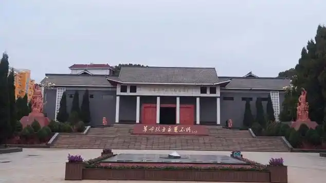 打卡红色足迹兴国烈士陵园革命烈士永垂不朽