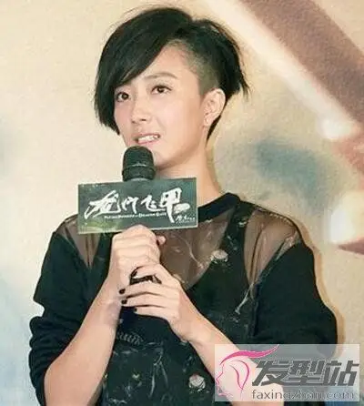 短发女生侧面剃发型酷炫有个性比男生还帅