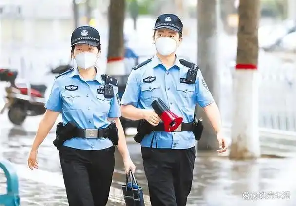 单警装备,顾名思义就是针对单个警察的j用装备,也就是说,只要你当了