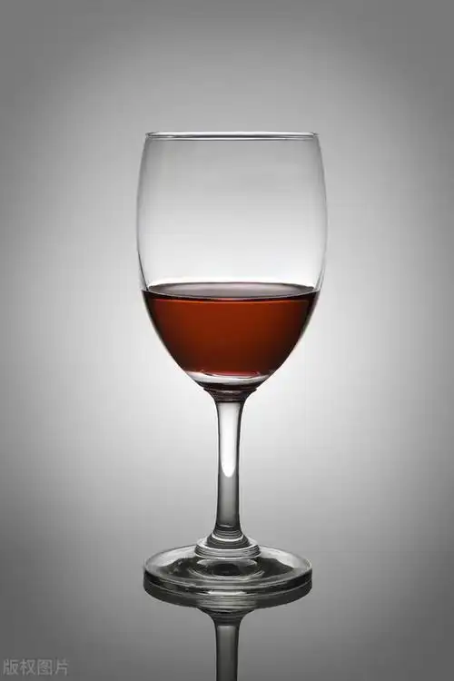 心理测试:你会拿哪只酒杯喝酒,测出你今后会过上什么样的生活?