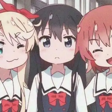 动漫闺蜜头像可爱系的瞳孔里都是迩