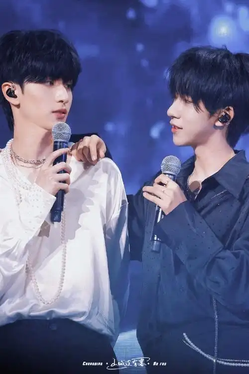 严浩翔贺峻霖和乐队合作好治愈##严浩翔贺峻霖双人舞台##时代少年团