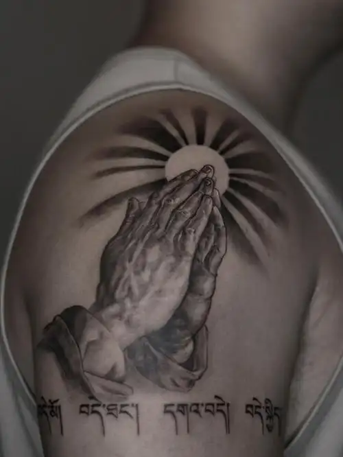 稍做了一些改动,请见谅05疫情期间都不容易#纹身也清新  #祈祷之手