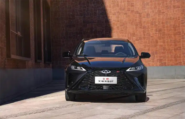 售价7.99万元起,奇瑞新款艾瑞泽5 gt上市,新增1.5t发动机可选