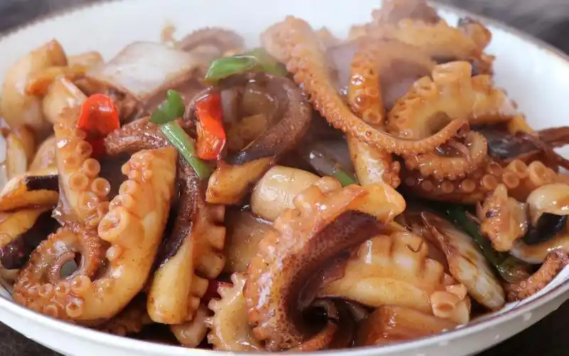 生炒八爪鱼的做法,不老不生口感刚刚好,鲜嫩脆爽,真香