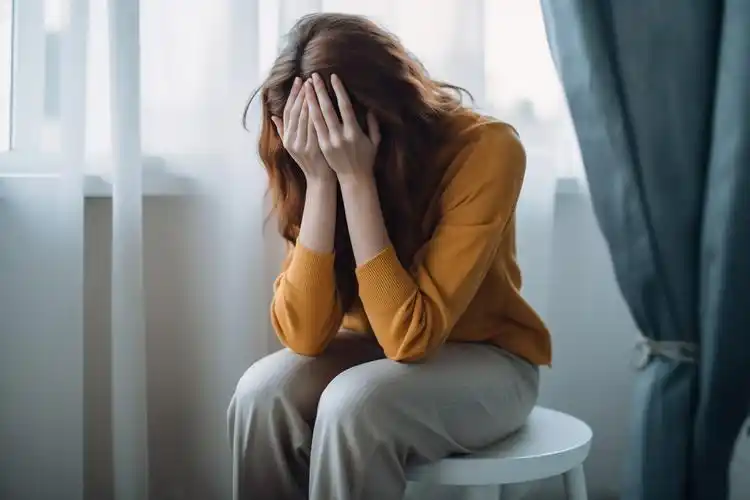 女性哭泣图片伤感唯美 哭泣的女孩子图片