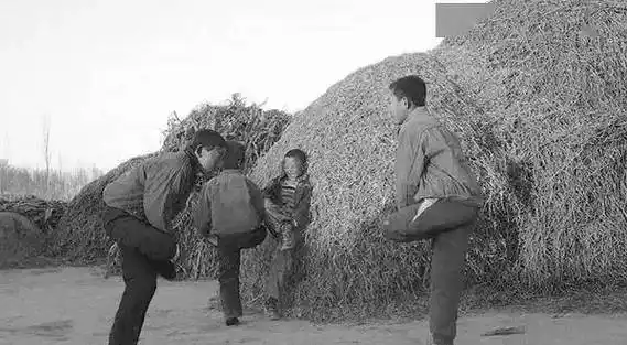 这些老照片献给我们回不去的童年流着泪也要看完