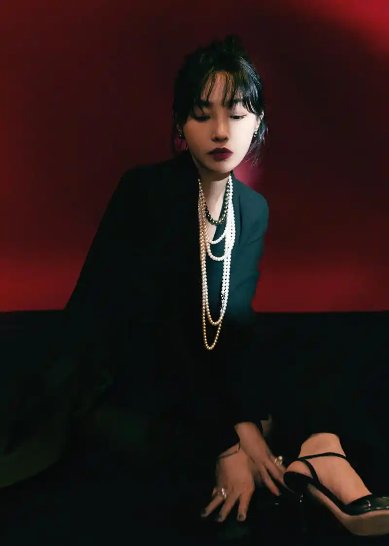 白百何,暗黑风格穿搭写真