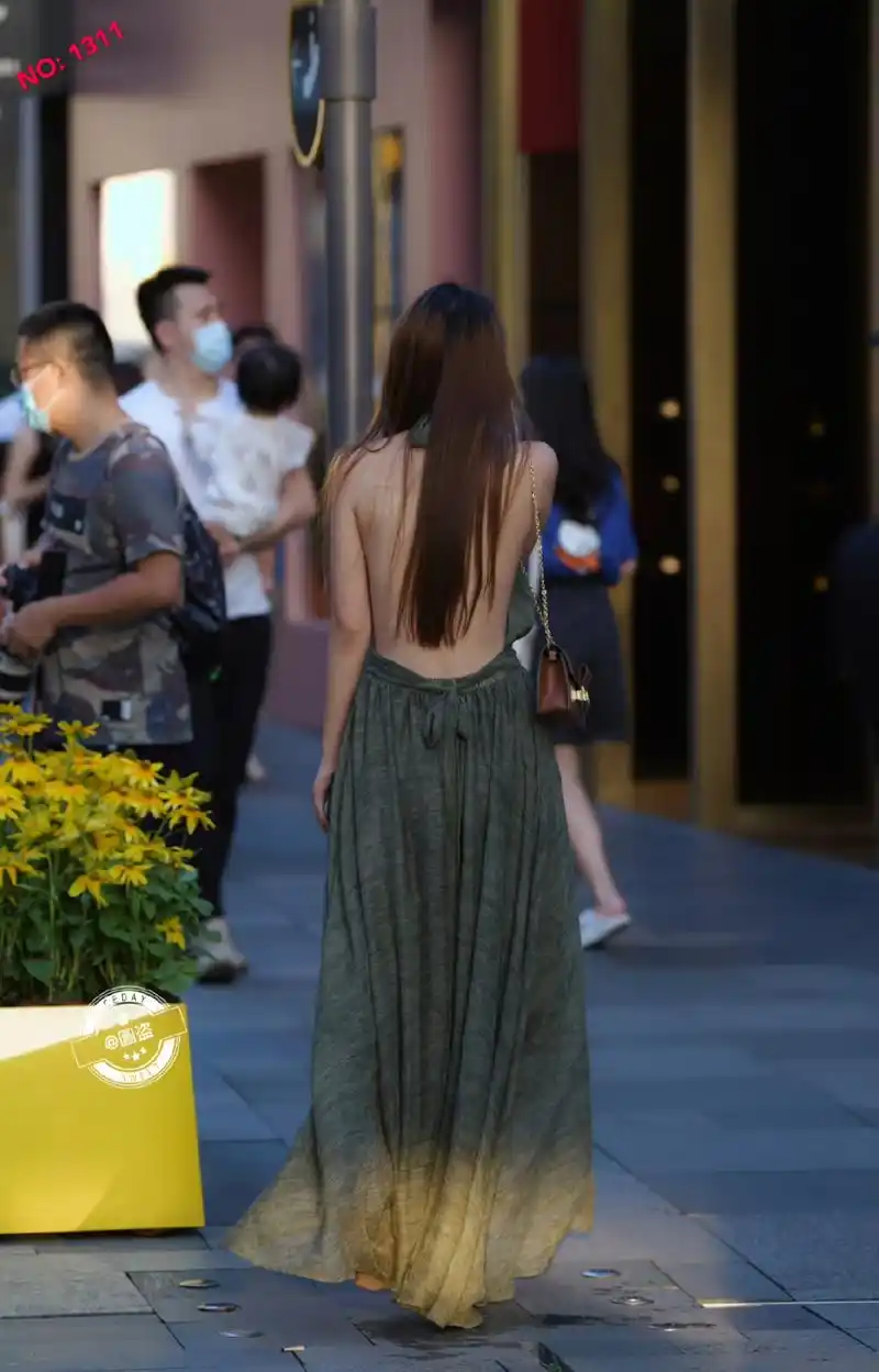 女神的背影#时尚街拍