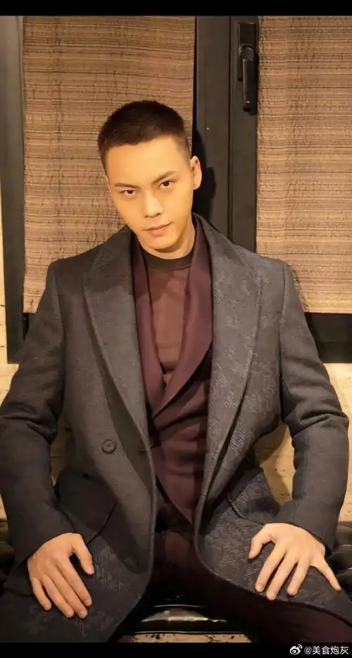 陈伟霆连续3天回何穗家