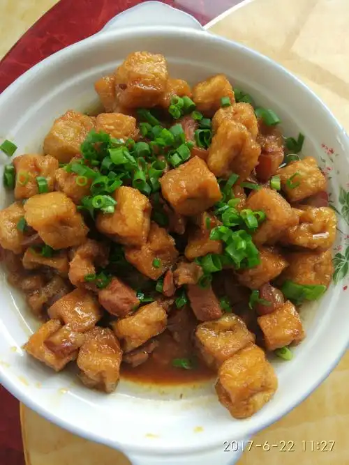 红烧肉豆腐泡