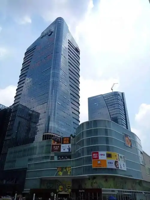 什么来头?包辆地铁专列过生日,上百个网红自愿来当背景?