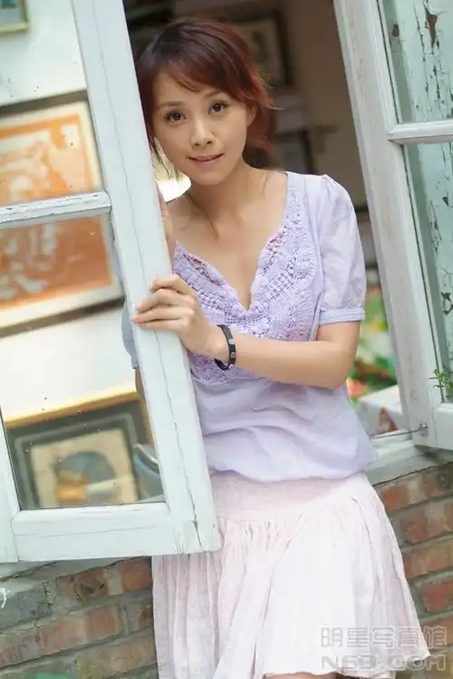 何琳写真-535x800.92k.-明星写真馆n63.com