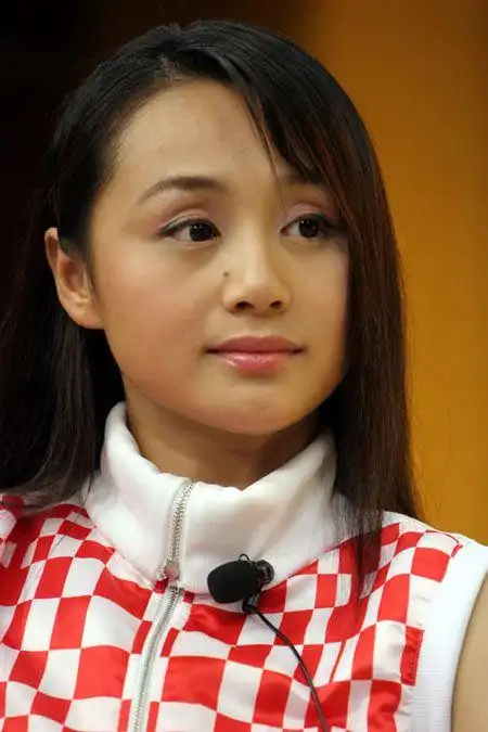 她曾是央视当家花旦,当红时"下嫁"王斑,产后被丈夫"赶"出门|曹颖|影视