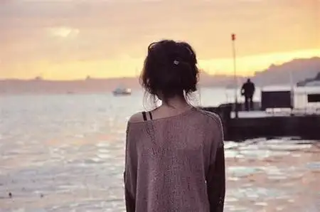 情侣分手背影图片情侣分手背影离去图片2022已更新今日图集