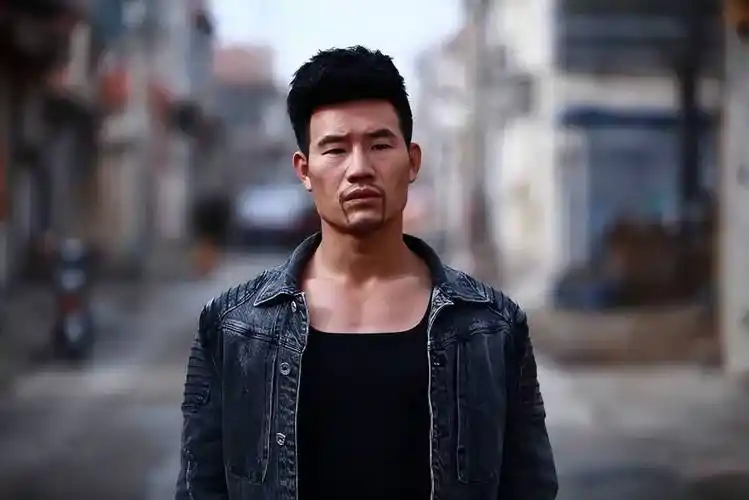 继"偷狗行动"后,嘎子再花2亿拍新电影,票房有望超过吴京_谢孟伟_隐秘