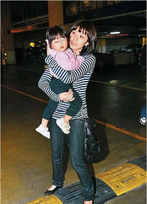 原创 派特森时尚 昨天 我要分享 梧桐妹原名孙翎茜,她是贾静雯