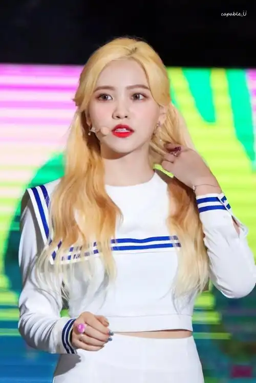 yeri超话90#apan网剧最佳女演员 金艺琳#  240401 愚人节贺图  cr.