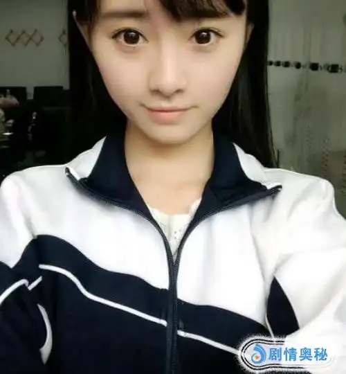 鞠婧祎吐露上学时没人追,高中照片流出后,网友:换我也不会追