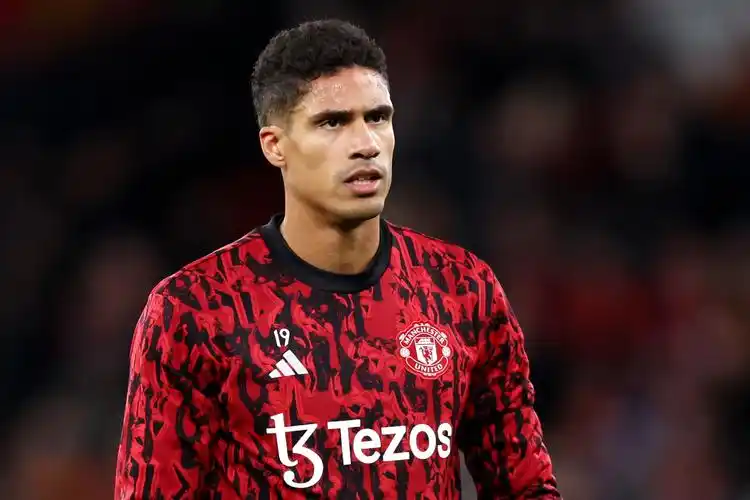 皇马防线陷困境曼联边缘人或返皇马瓦拉内成最佳选择