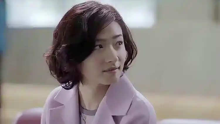 好先生:徐丽太迷人了,这小眼神自始至终没离开陆远!