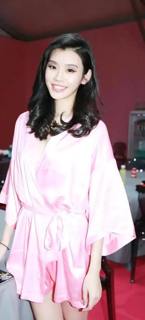 国际超模奚梦瑶_网易订阅