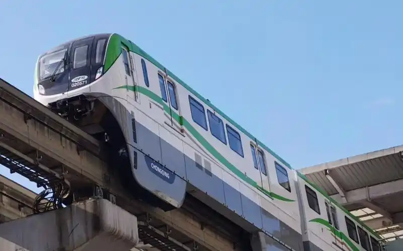 【crt2】重庆单轨2号线 新上线列车进出站通过集