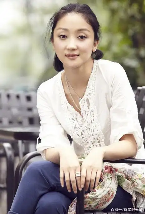 张瑶:在演员与歌手之间"盘旋",戏火人不红的她,不止于表情包