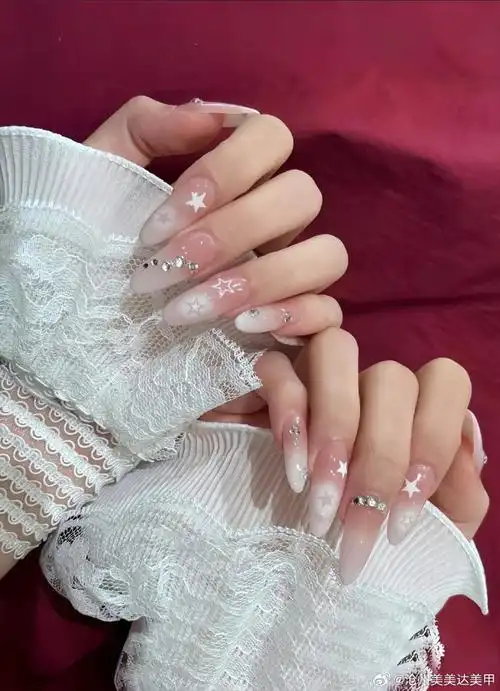 长指甲就是显瘦,小短手必备,美甲短胖手,小仙女可以试水圆甲型,长美甲