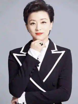 53岁名嘴杨澜近照曝光!