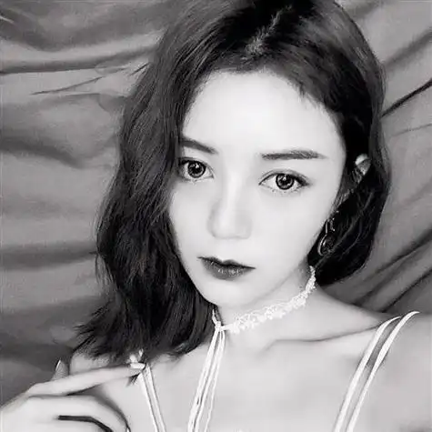 高冷霸气真人女生头像黑白侧脸
